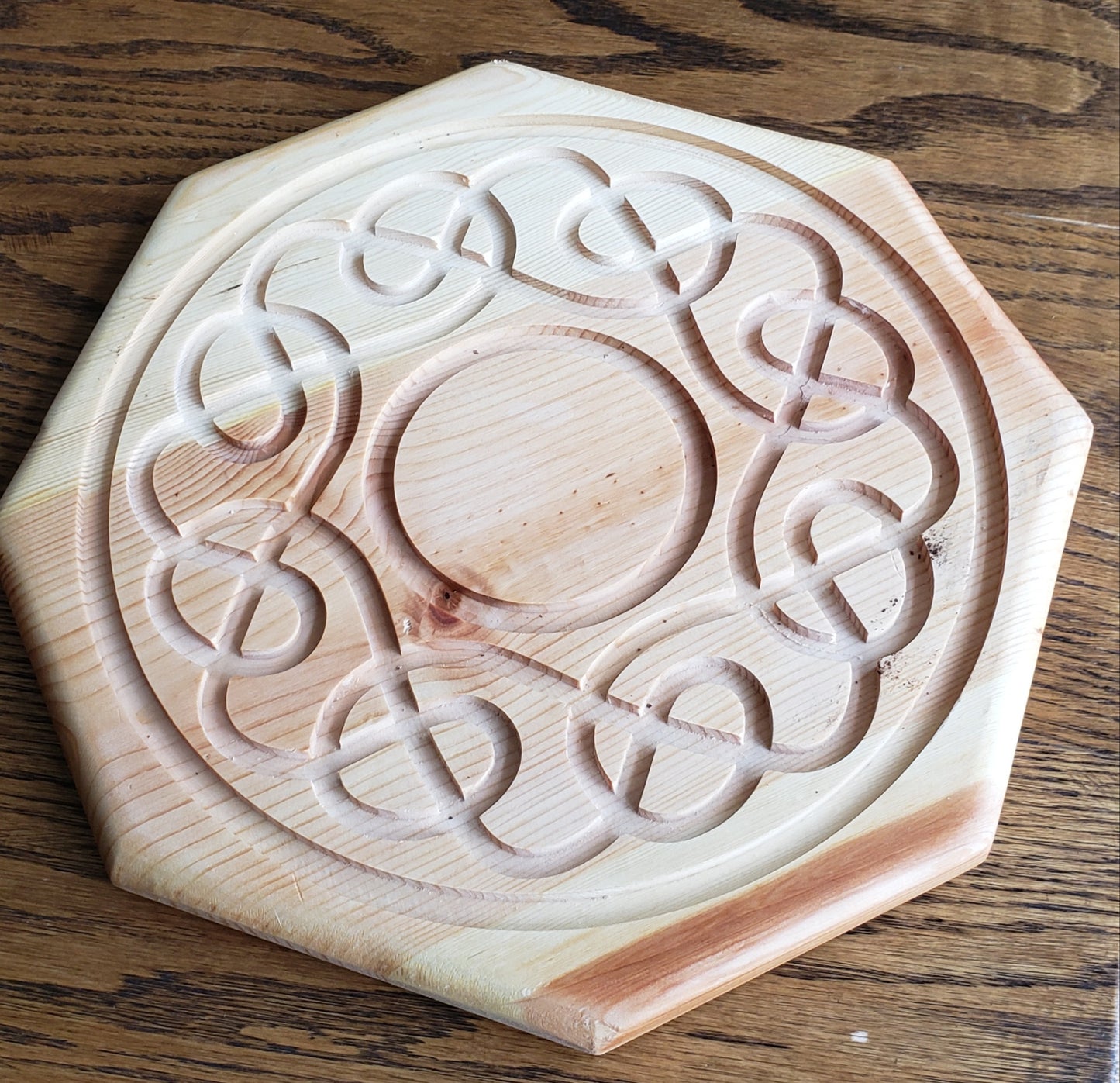 CUSTOM CRAFTED CHARCUTERIE BOARDS