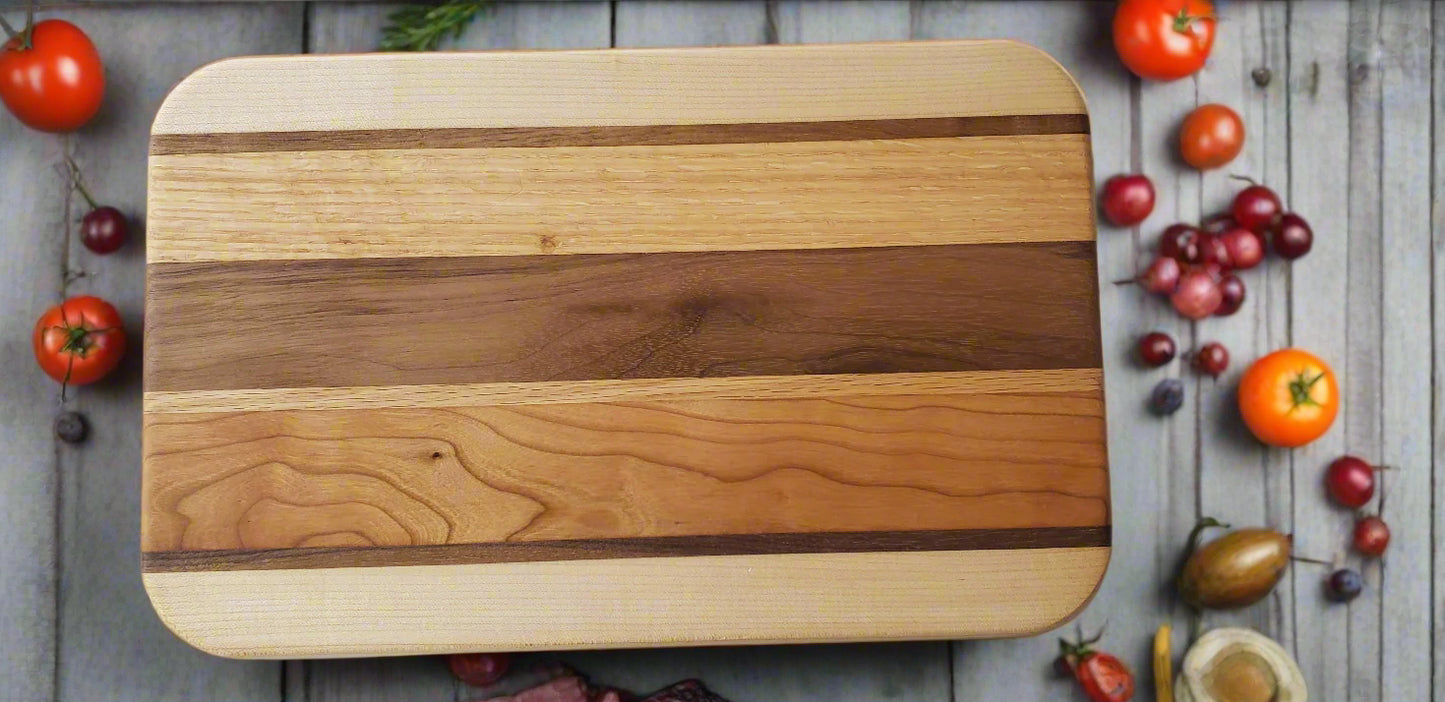 CUSTOM CRAFTED CHARCUTERIE BOARDS