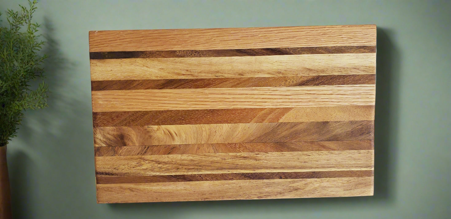 CUSTOM CRAFTED CHARCUTERIE BOARDS