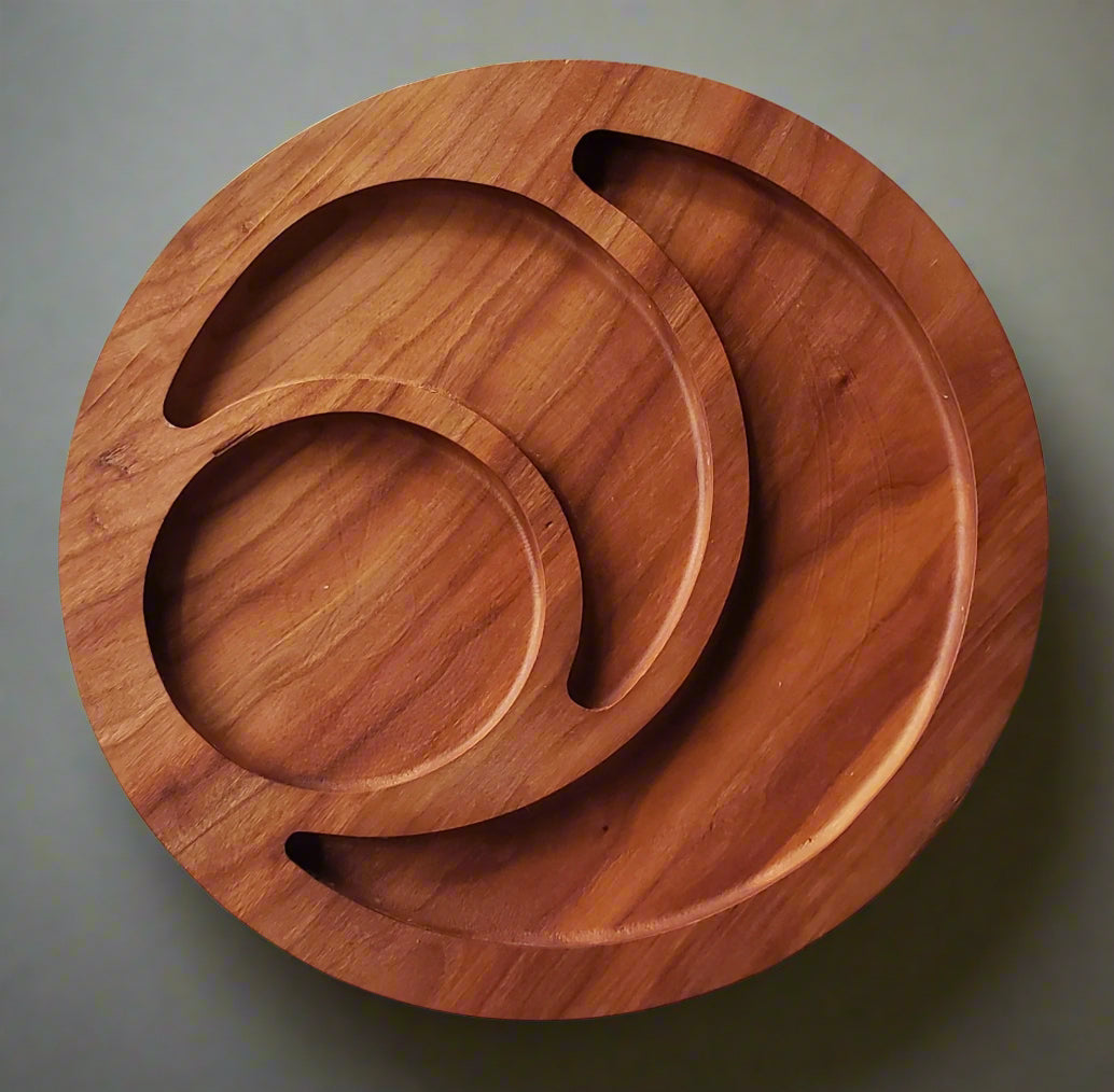 CUSTOM CRAFTED CHARCUTERIE BOARDS