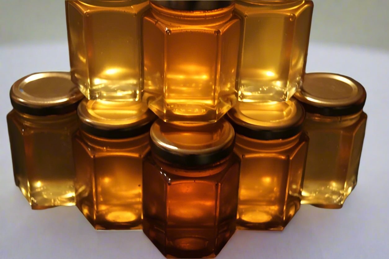 When you give an unpasteurized local Ontario honey as a gift it speaks to the kind of person you are. You didn't select a gift at some box or boutique store. You selected a premium all natural, 100% Ontario-made product